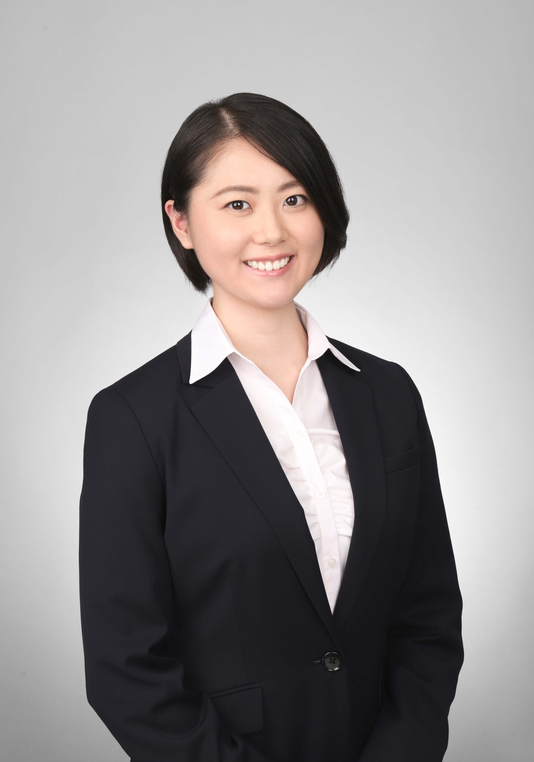 女子就活生のプロがヘアメイクして、撮影指導をした証明写真のアフター