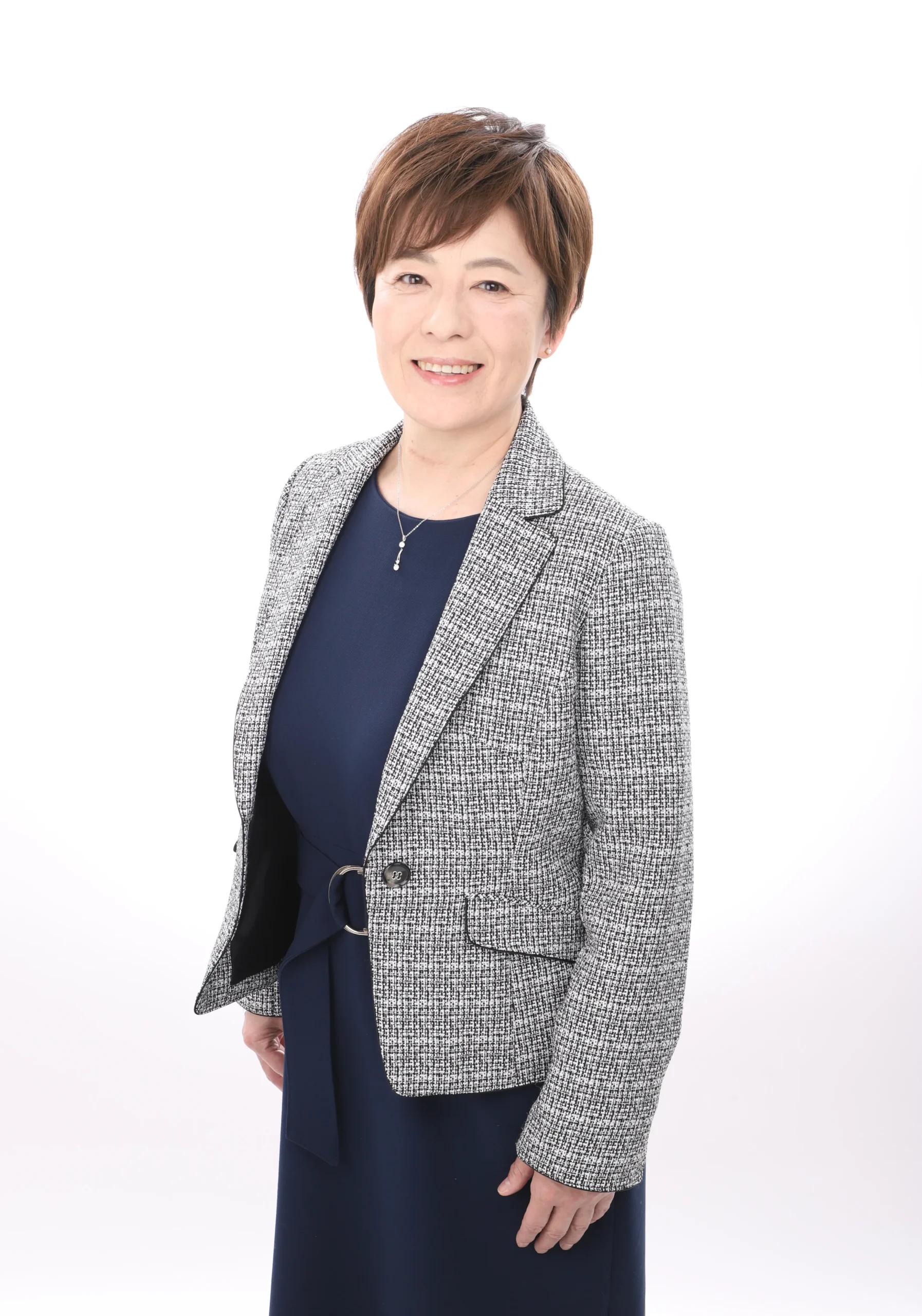 女子就活生の証明写真のビフォー